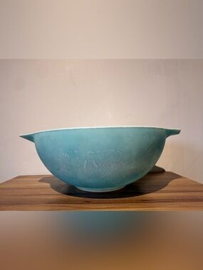 Pyrex Cinderella Turquoise Ceramic Mixing Bowl with Etched Motif